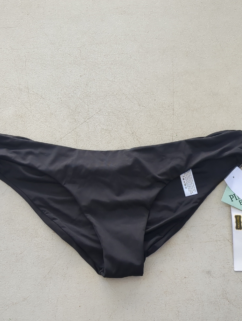 Nicolita Solid Black Bikini Bottom